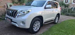 Toyota Land Cruiser 2.8 D-4D EXE AUTOM NAVI LEDER AHK TOP 1.HAND!