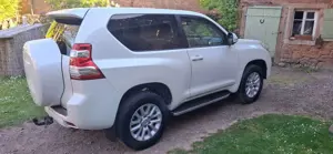 Toyota Land Cruiser 2.8 D-4D EXE AUTOM NAVI LEDER AHK TOP 1.HAND! Bild 4