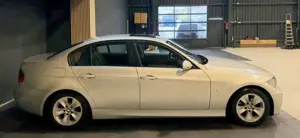 BMW 320 320i Bild 4