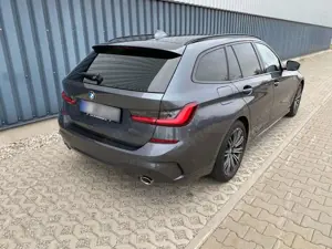 BMW 320 3er Touring Diesel 320d Touring xDrive Aut. M Sport Bild 4