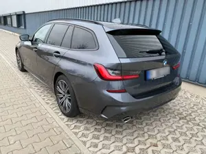 BMW 320 3er Touring Diesel 320d Touring xDrive Aut. M Sport Bild 2