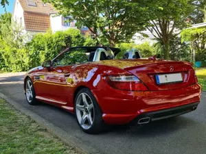 Mercedes-Benz SLK 350 AMG Distronic Harman Sounds. Bild 2