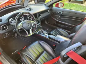 Mercedes-Benz SLK 350 AMG Distronic Harman Sounds. Bild 3