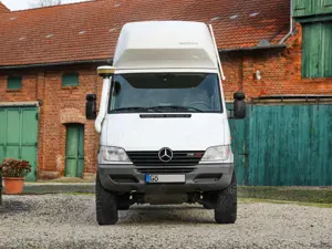 Mercedes-Benz Sprinter Westfalia James Cook 4×4 IGLHAUT Expeditionsmobil auf 2002 Mercedes-Benz Spri
