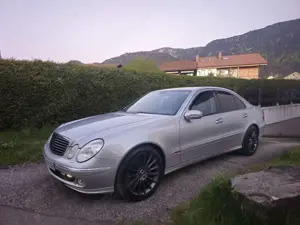 Mercedes-Benz E 500 4Matic Automatik Avantgarde