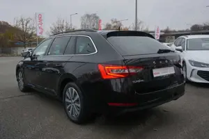 Skoda Superb Combi 2.0 TDI Ambition LED Navi ACC PDC Bild 4