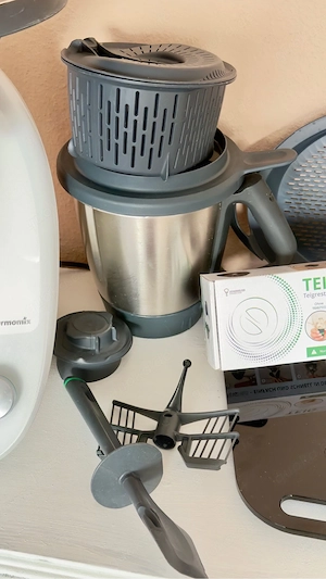 Thermomix TM6 + 2. Mixtopf + Zubehör Bild 9