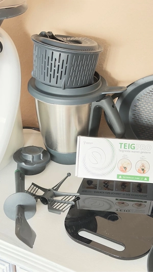Thermomix TM6 + 2. Mixtopf + Zubehör Bild 10