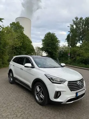 Hyundai Grand Santa Fe