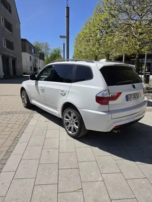 BMW X3 xDrive 20d M Paket TÜV neu Panorama Dach