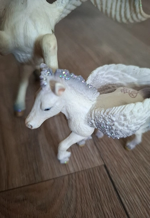 Schleich Pegasus steigend mit Pegasus Fohlen