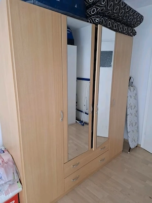 Kleiderschrank mit Spiegel, Farbe: Buche heil - 200 x 180 x 54 cm