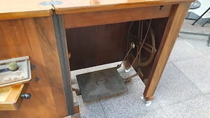 Pfaff Nähmaschine Typ 30, Baujahr 1939 mit schönem Holzschrank