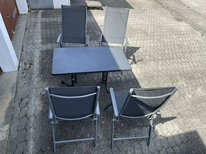 Gartenmöbelset 5-teilig (4 Stühle + 4 Polsterauflagen + 1 Tisch) sehr guter Zustand!