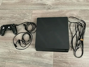 Playstation 4 mit Spiele und Zubehör