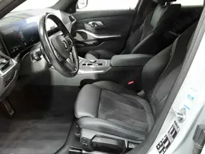 BMW 330 330d Touring xDrive Aut. M Sport KAM LED Bild 3