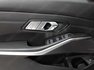 BMW 330 330d Touring xDrive Aut. M Sport KAM LED Bild 4