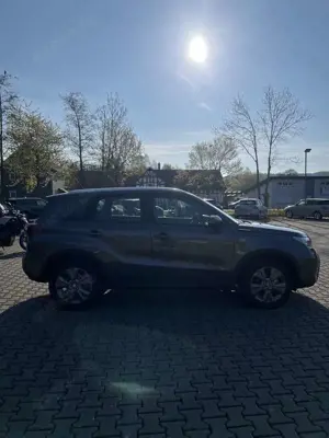 Suzuki Vitara 1.4  Club Hybrid Bild 3
