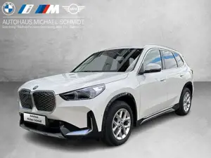 BMW iX1 eDrive20  xLine DAB LED RFK Komfortzg. Shz