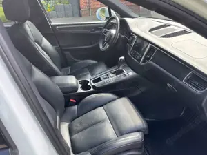 Porsche Macan 2.0T . Panorama Dach. Luftfederung . 20“Alufelgen Bild 4