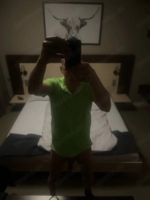 Er mit 20x5cm sucht zeigfreudiges ab 22Uhr Girl für Challenge im Westend
