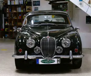 Jaguar MK II 240