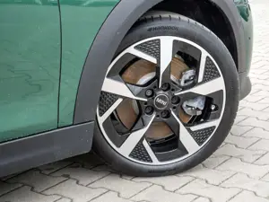 MINI Cooper S Favoured Trim PDC SHZ NAVI HUD LED Bild 5