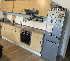 Küche mit Kühlschrank Bild 3