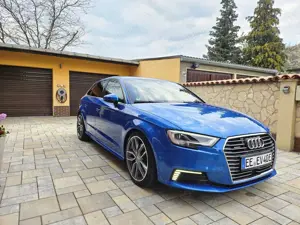 Audi A3 40 e-tron Plug-in-Hybrid design Matrix BO AHK