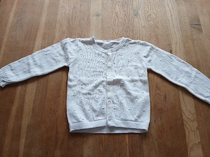 Weißes Strickjäckchen Größe 86