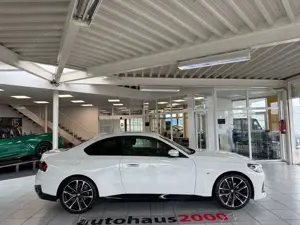 BMW 220 Bild 2