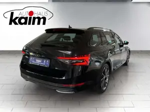 Skoda Superb Combi 2.0 TDI Sportline MATRIX + AHK + PANO Bild 5