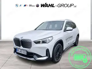 BMW iX1 xDrive30 xLine DAB LED RFK Komfortzg. Shz Bild 1