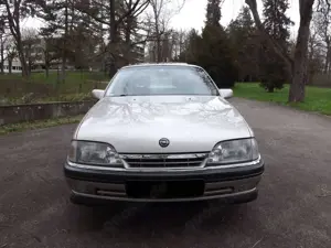 Opel Omega Bild 4