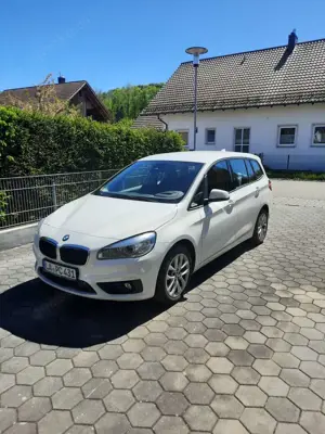 BMW 220 D Advantage 7 Sitzer
