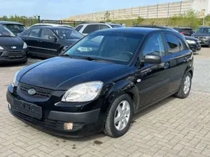 Kia Rio 1.4 EX Klima 8-fach bereift