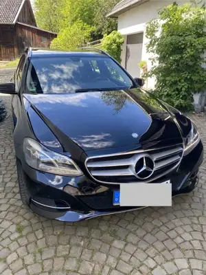 Mercedes-Benz E 200 E 200 CGI BlueEfficiency (212.234) T Sport mit AH