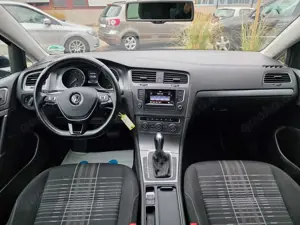 Volkswagen Golf VII Lim. Lounge BMT AUTOMATIK Bild 3