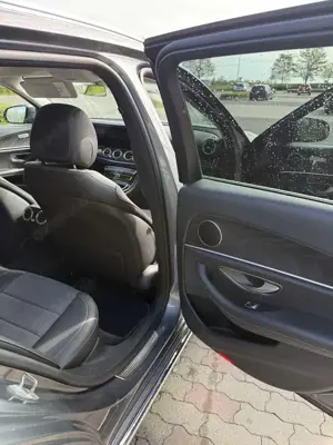 Mercedes-Benz E 220 d T 9G-TRONIC Avantgarde