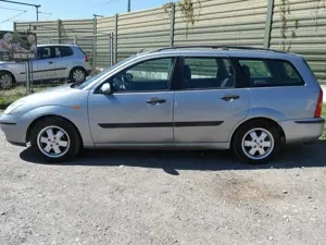 Ford Focus Focus Turnier Tüv Au 04/2028 Rost Frei Bild 4