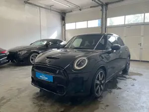 MINI Cooper S Classic Trim*Kamera*LED*NAVI*SHZ 2xKlima