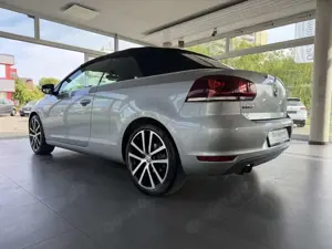 Volkswagen Golf VI Cabriolet 1.4 TSI DSG NAVI LEDER GRA PDC Klima Bild 4