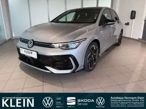 Volkswagen Golf VIII 1.5 eTSI R-Line