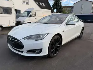Tesla Model S Model S  P85