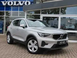 Volvo XC40 B4 Core (Winterpaket, 2-Zonen-Klima;...)
