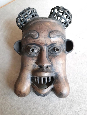 Sehr große schwere afrikanische Metall Maske 