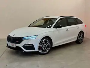 Skoda Octavia 2.0TDI RS Plus/LED/AHK/R-KAM/HUD/4xSHZ
