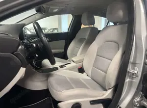 Mercedes-Benz A 200 Style Sport-NAVi*PDC*KAMERA Bild 3