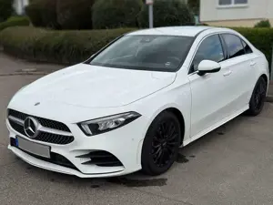 Mercedes-Benz A 200 A 200 7G-DCT AMG Line