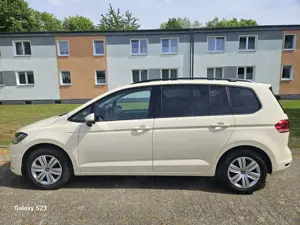 Volkswagen Touran 2.0 TDI SCR DSG Move Bild 3